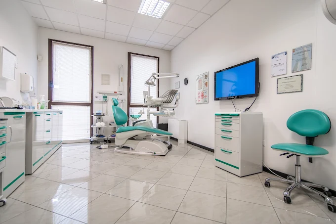 Studio dentistico roberto pelati ferrara estetica dentale onservativa ed Endodonzia, Parodontologia Chirurgia Orale (13 di 252) Estetica del sorriso a Ferrara